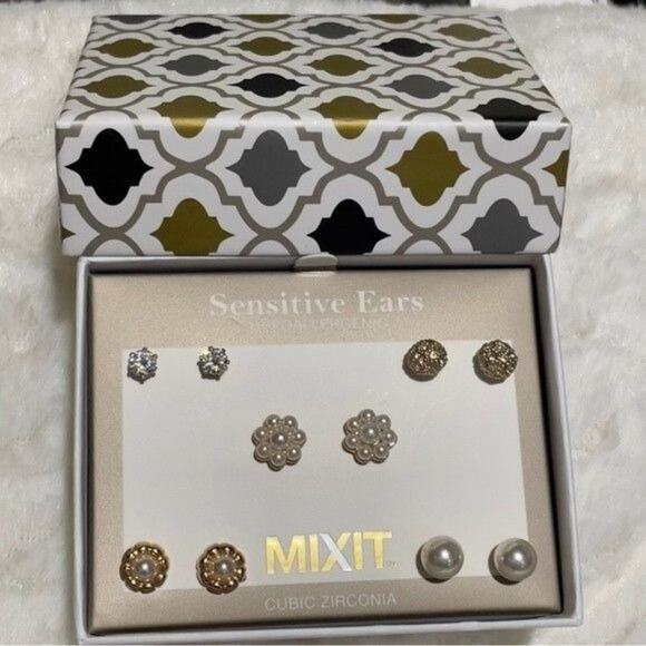 MixIt Sensitive Earrings Bundle of 5 Pairs of Studs New in Box - Picture 4 of 8